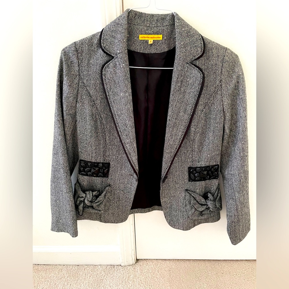 Unique blazer with gemstones details